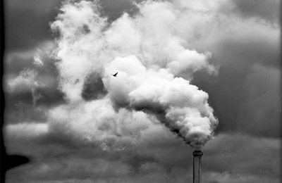 深圳市近10年空氣質(zhì)量變化情況印證 污染物排放決定霧霾